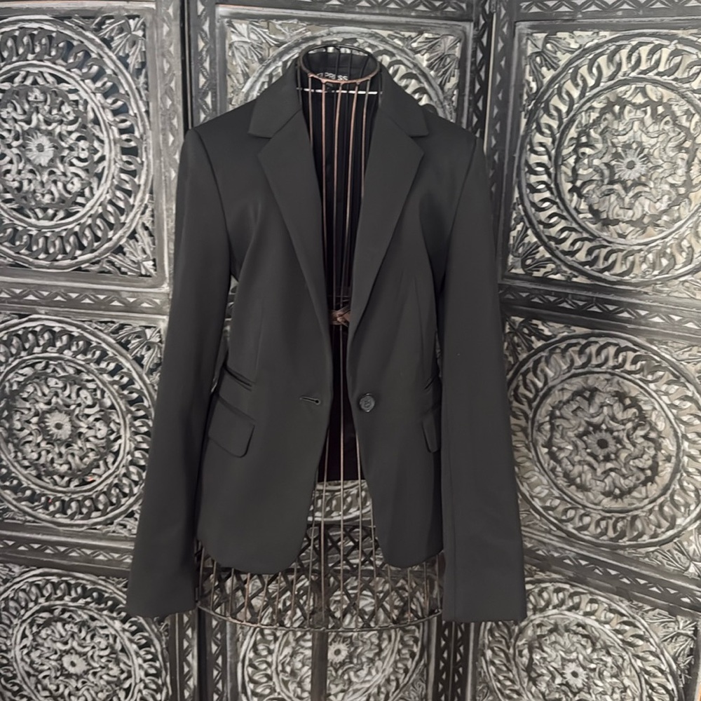 Express black classy very well made blazer, size 2. excellent condition.